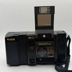 Vintage Camera Lot– Kodak VR35 35mm Film Camera + Polaroid Digital 320